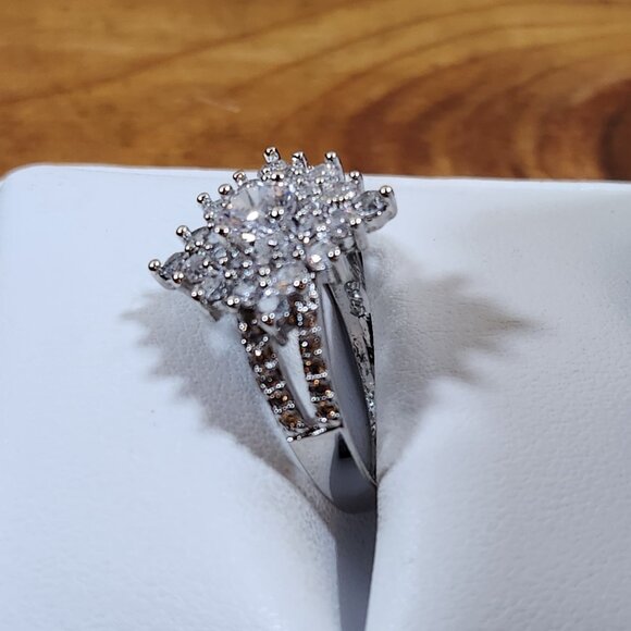 New Womens Simulated Diamond Ring 14kt & 925 Silver Size 8 - Picture 4 of 5